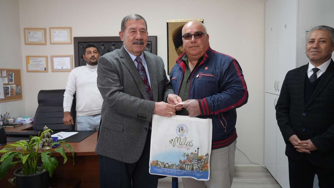 Başkan Topuz’dan Muhtarlara Hediye 4